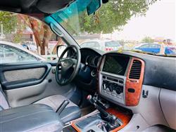 تۆیۆتا لاند کروزەر